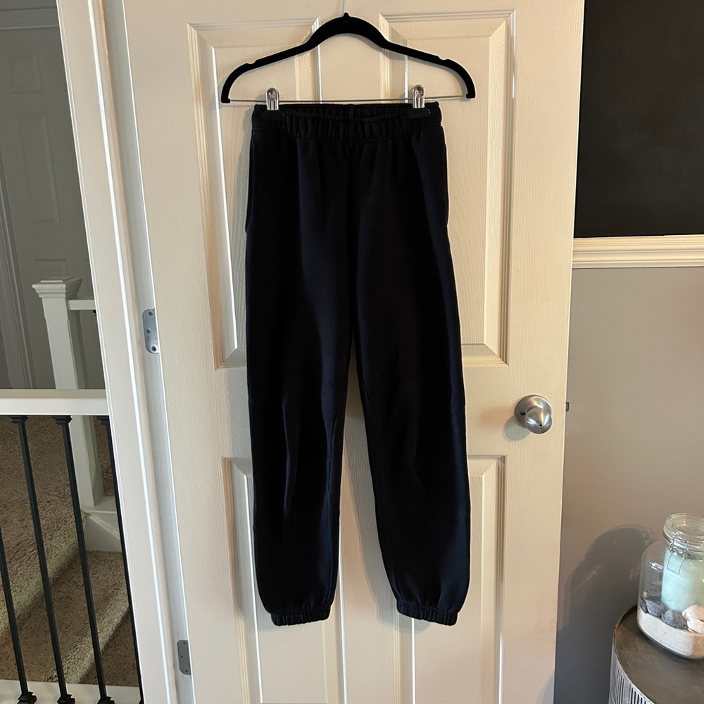 Aritzia Tna Cozy Fleece Boyfriend Basic Sweatpant